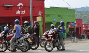 Image of people going about their business in downtown Kigali, Rwanda