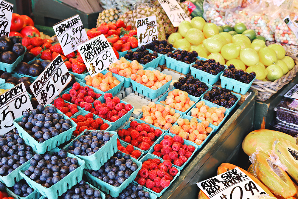 Image of a supermarket fruit stand
